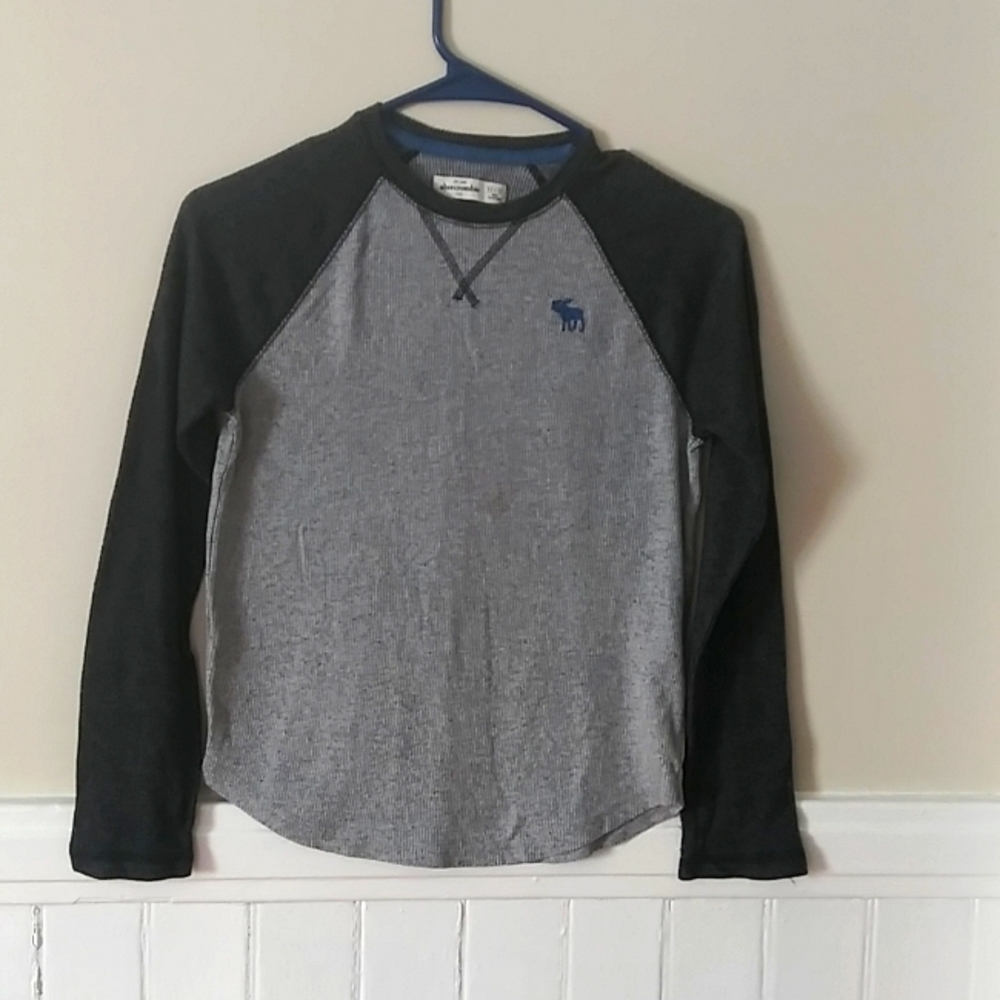 Abercrombie size 11/12 thermal long sleeve shirt. No pets NO smoke. WORN ONCE